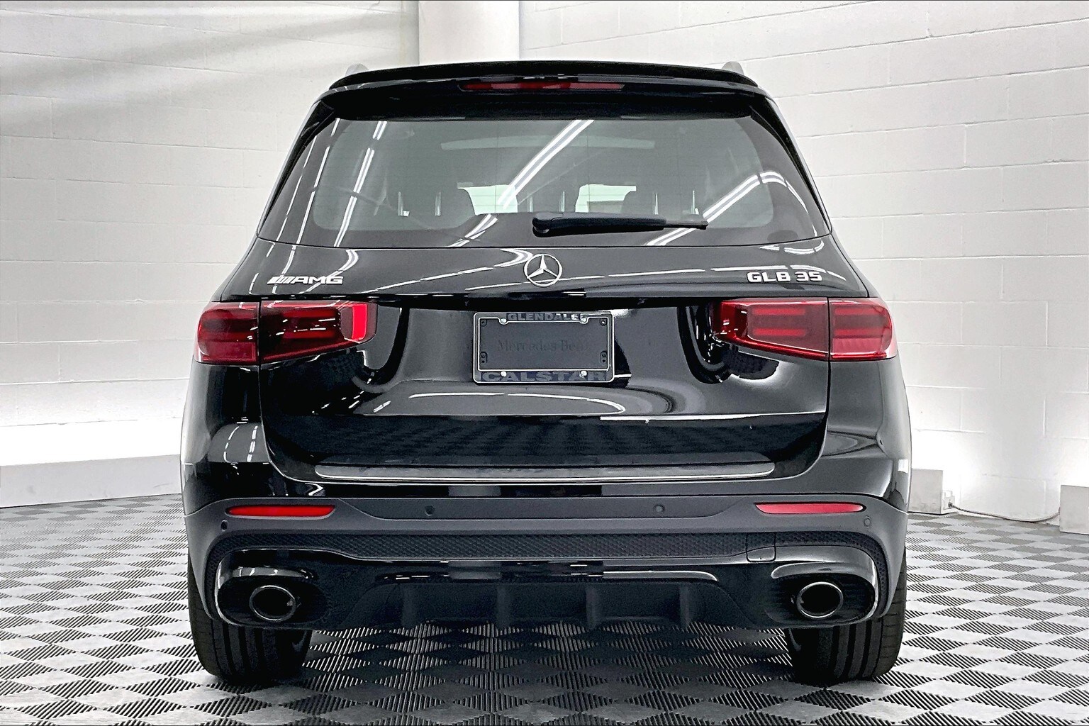 2026 Mercedes Benz GLB AMG 35 4MATIC photo 2