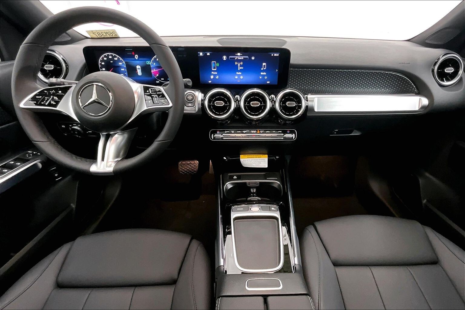 2026 Mercedes Benz GLB 250 photo 4