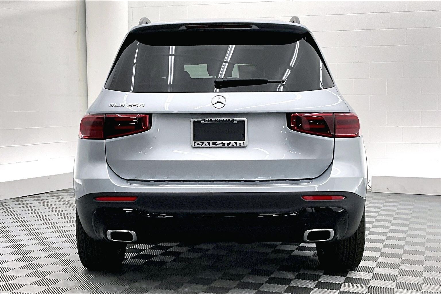 2026 Mercedes Benz GLB 250 photo 2