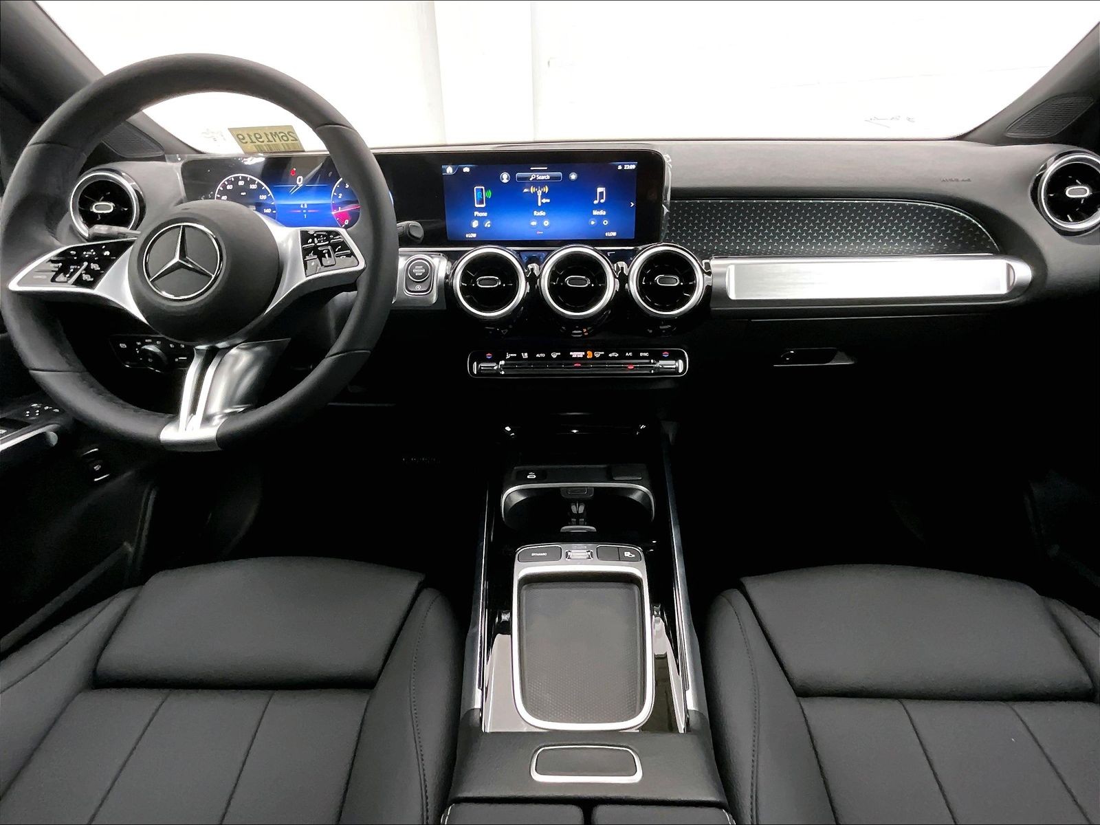 2026 Mercedes-Benz GLB photo 4