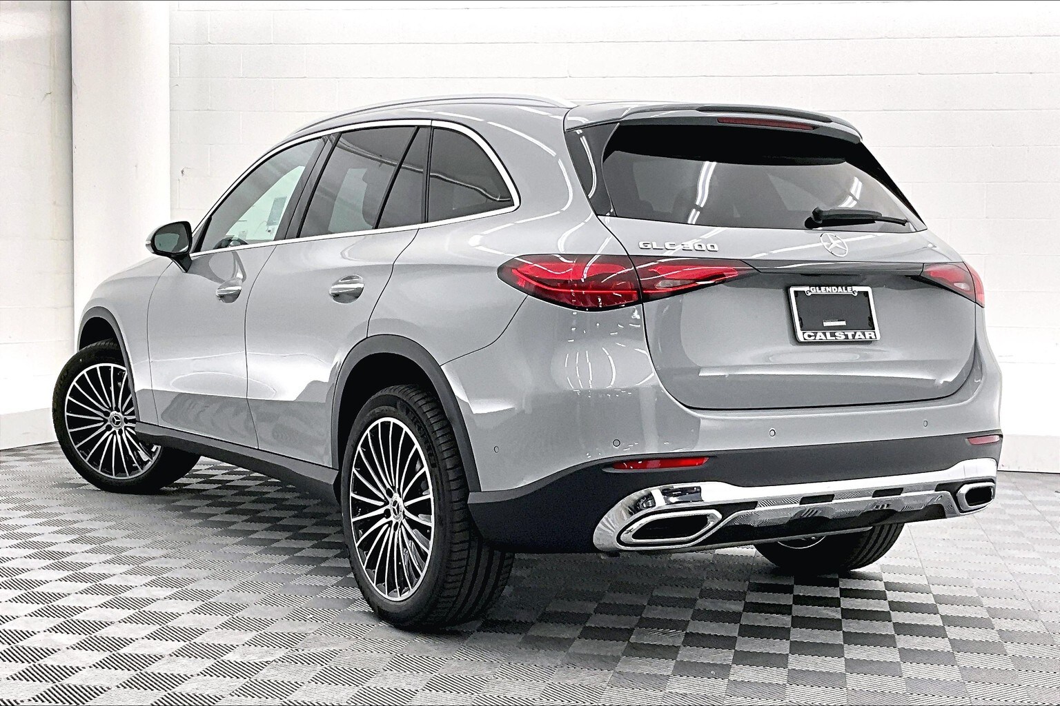 2026 Mercedes Benz GLC 300 photo 2