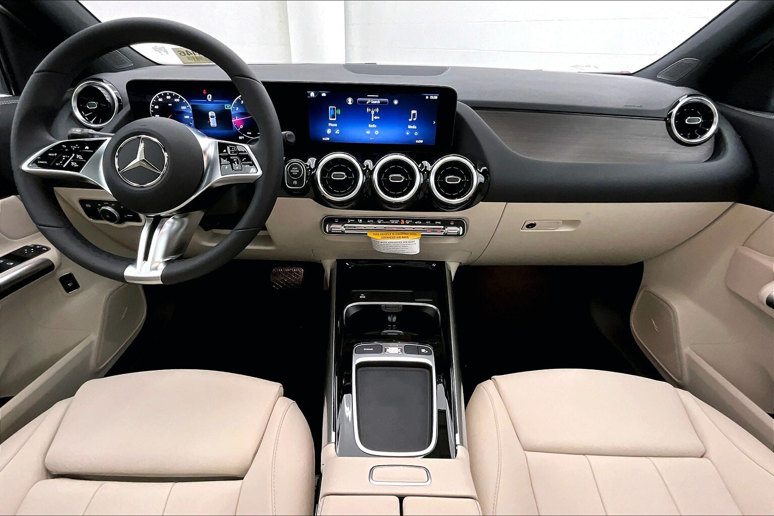 2026 Mercedes Benz GLA 250 photo 3
