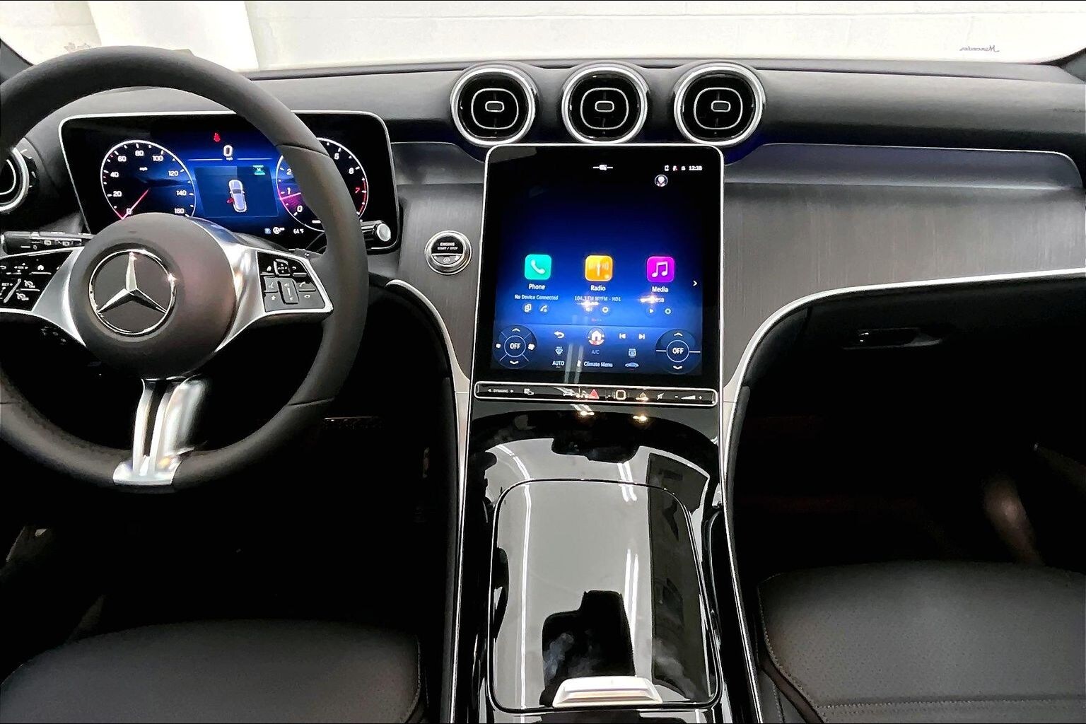 2026 Mercedes Benz GLC 300 photo 4