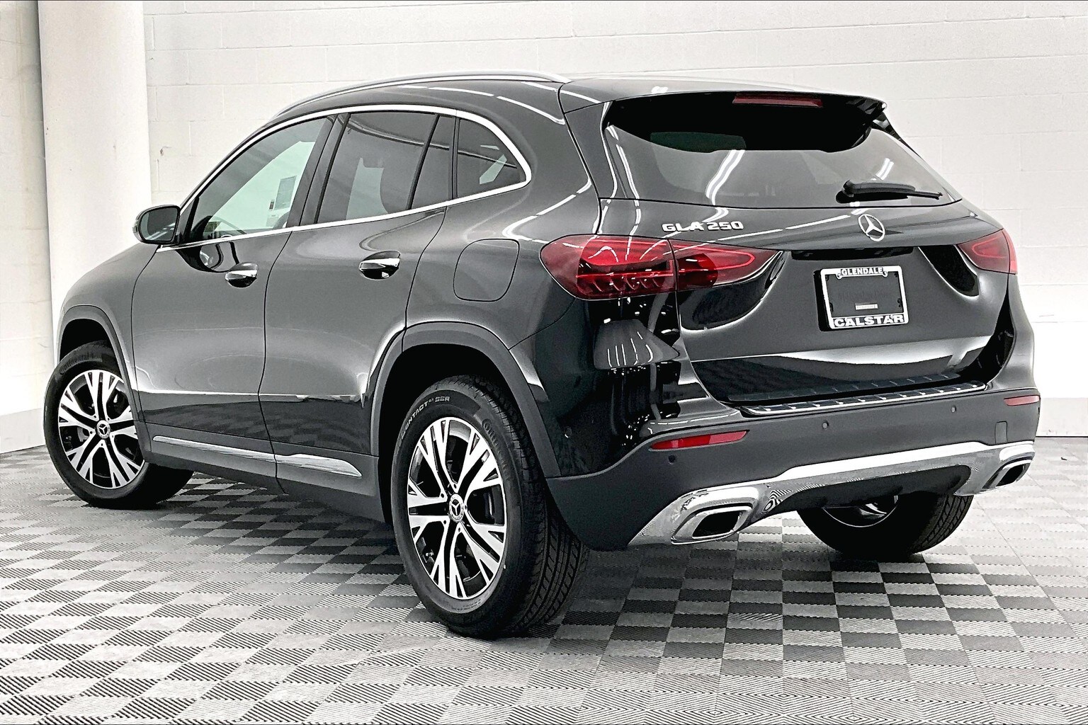 2025 Mercedes Benz GLA 250 photo 2