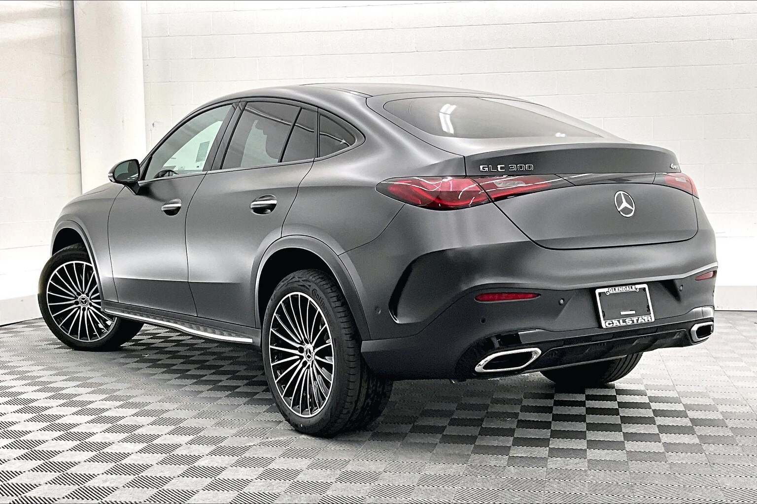 2025 Mercedes Benz GLC 300 4MATIC photo 2