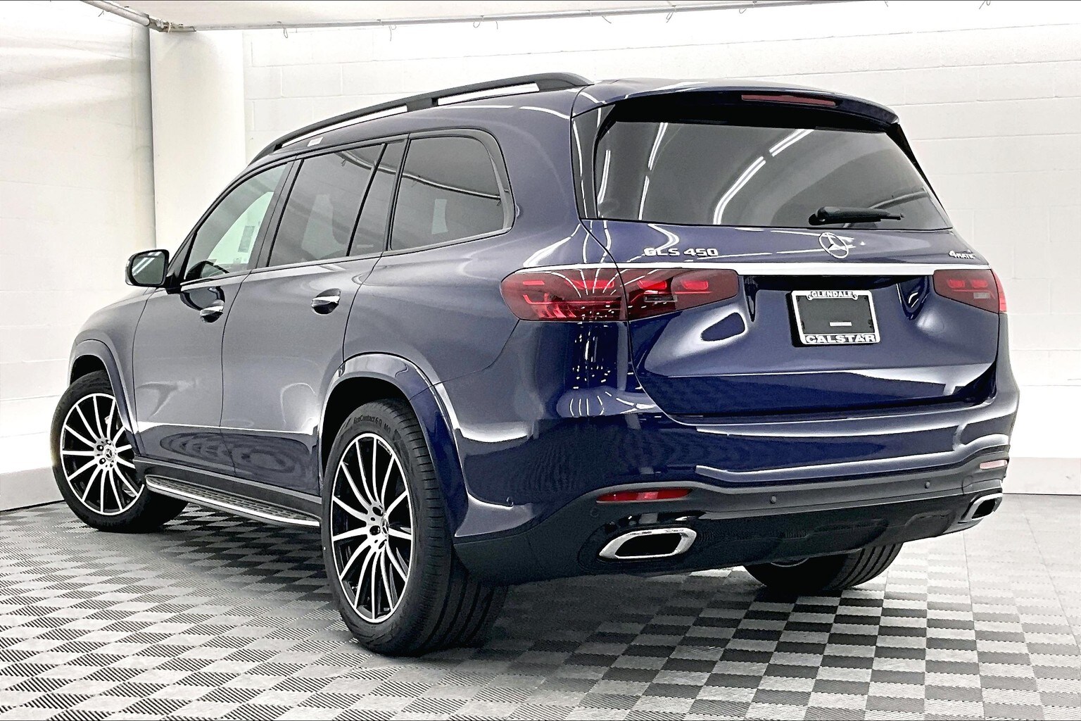 2025 Mercedes Benz GLS 450 4MATIC photo 2