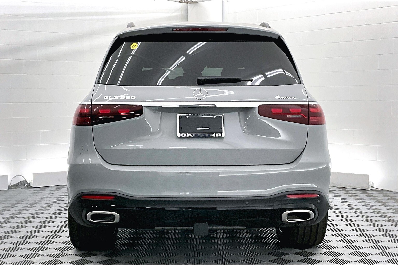 2025 Mercedes Benz GLS 580 4MATIC photo 3