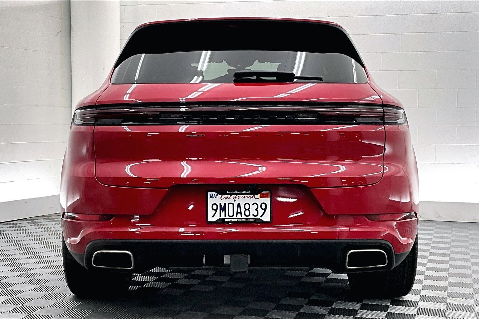 2024 Porsche Cayenne photo 3