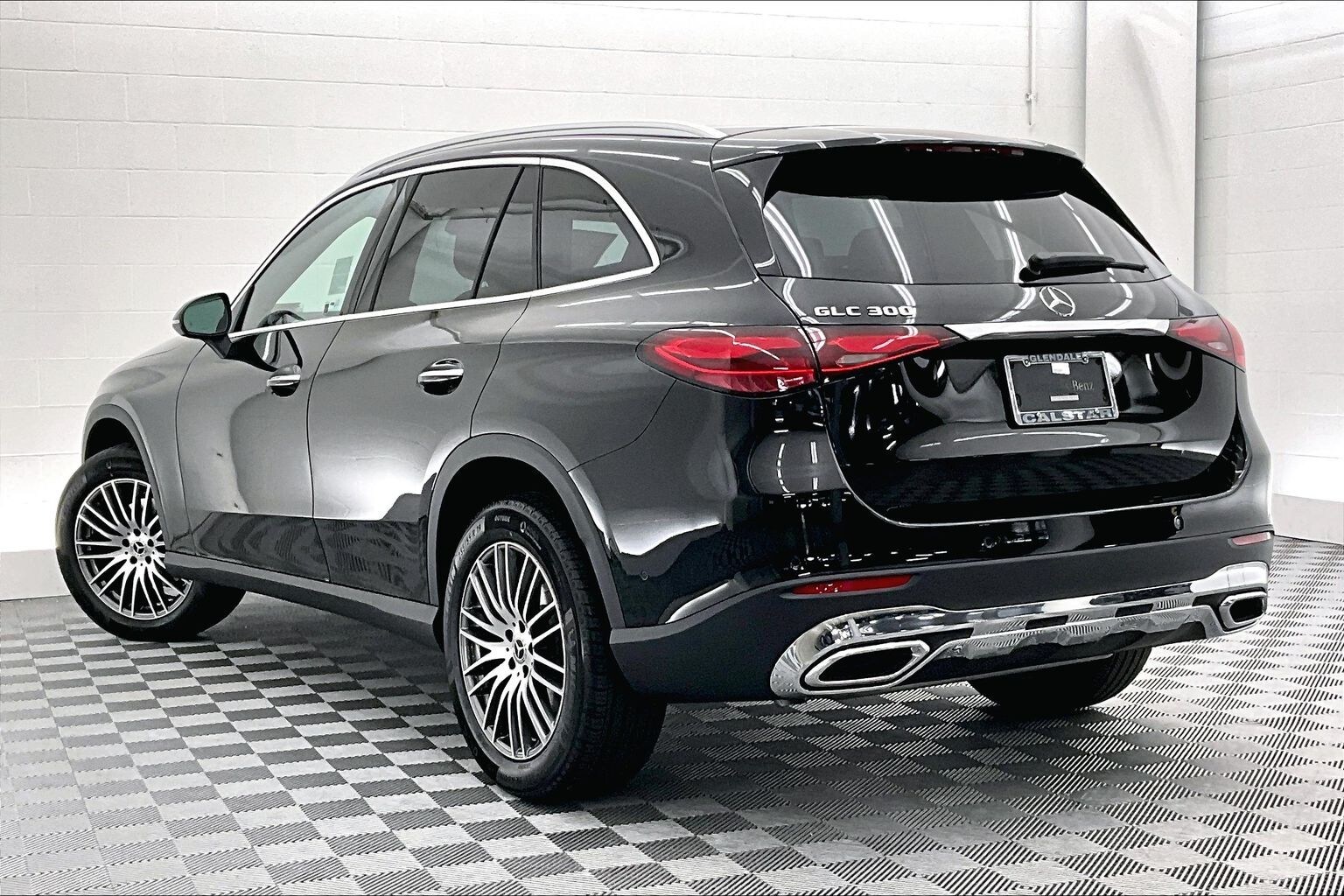 2026 Mercedes Benz GLC 300 photo 2