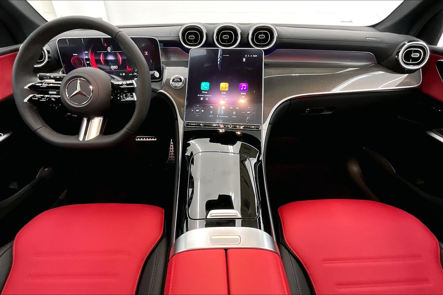 2026 Mercedes Benz GLC 300 photo 4