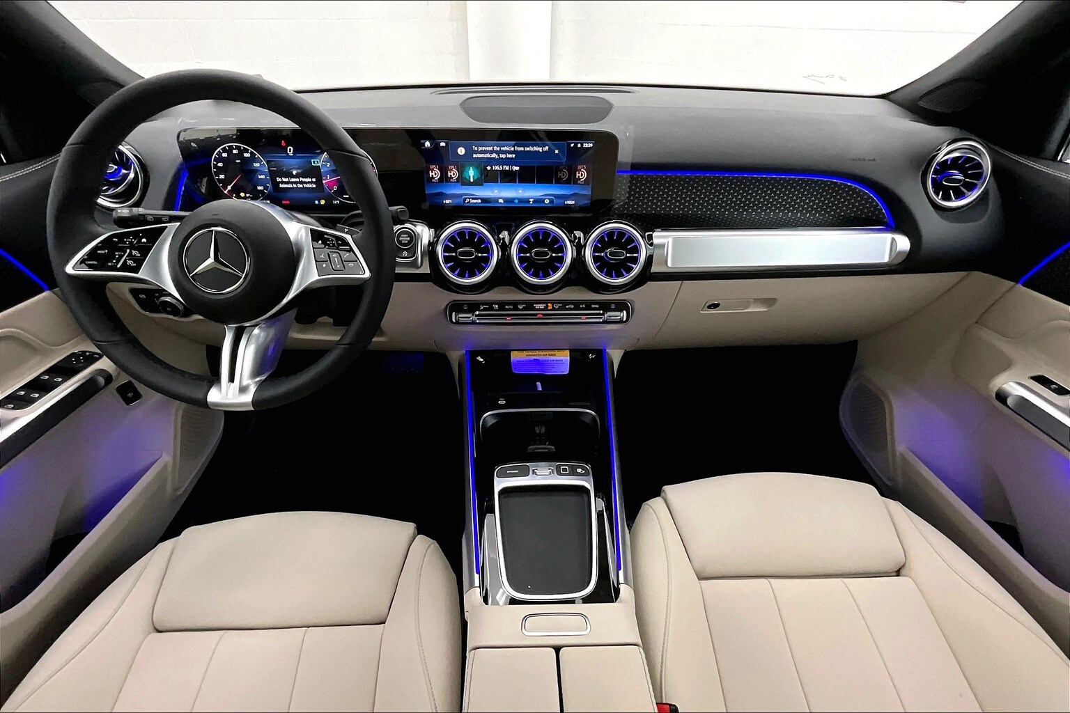 2025 Mercedes Benz GLB 250 photo 4