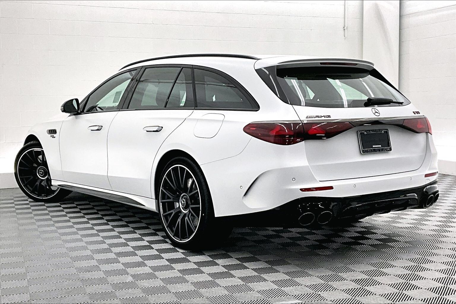 2026 Mercedes Benz E AMG 53 photo 2