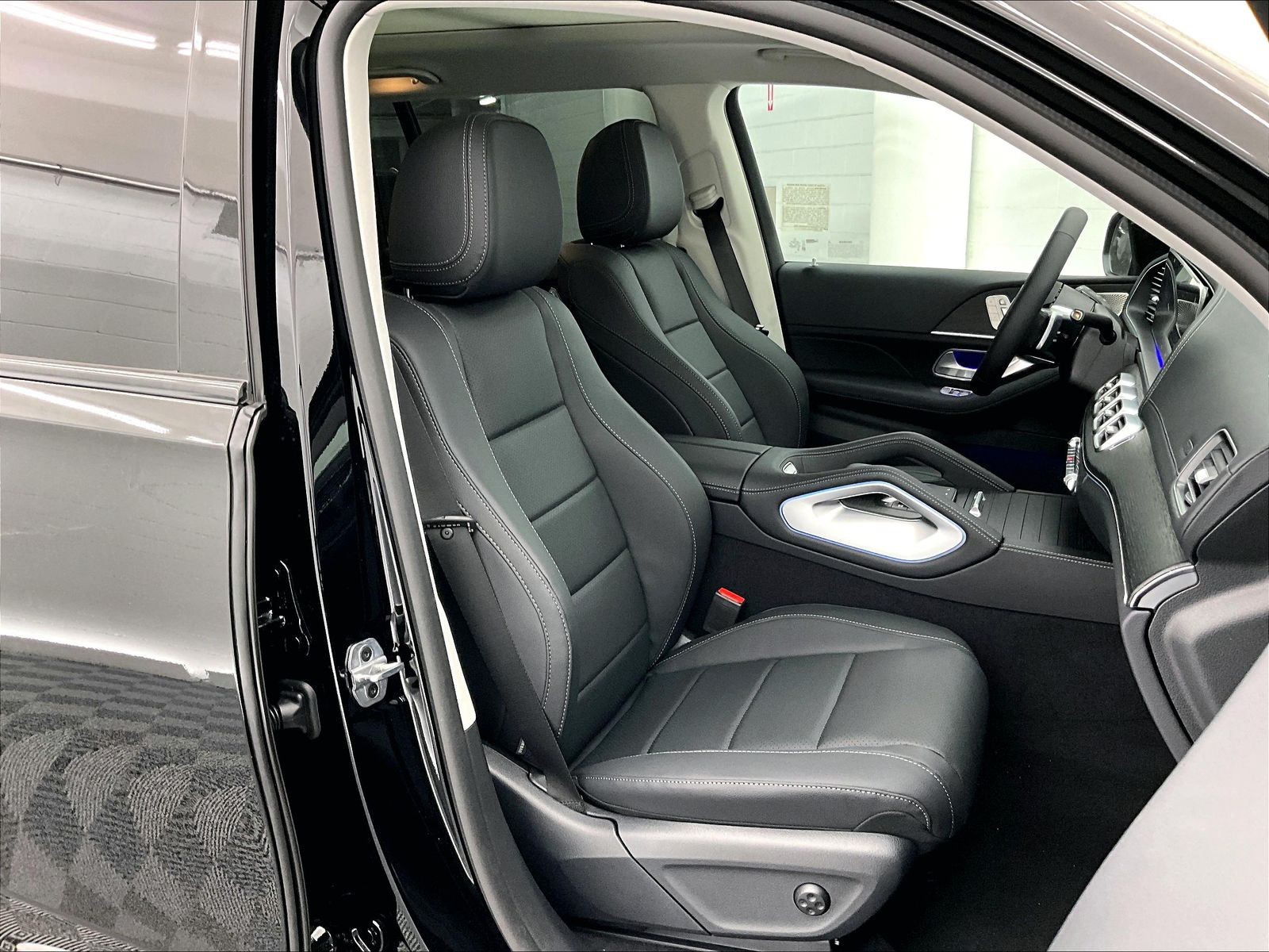 2026 Mercedes-Benz GLS photo 5