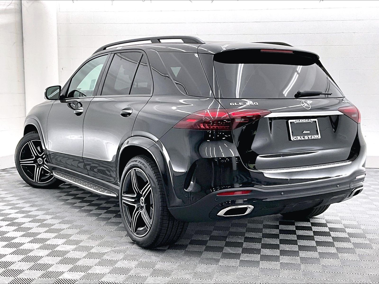 2026 Mercedes-Benz GLE photo 2
