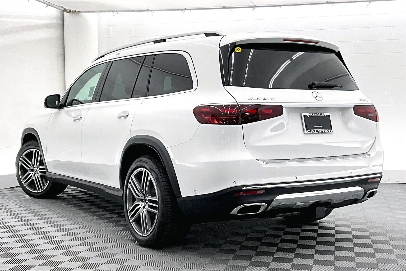 2025 Mercedes Benz GLS 450 4MATIC photo 2