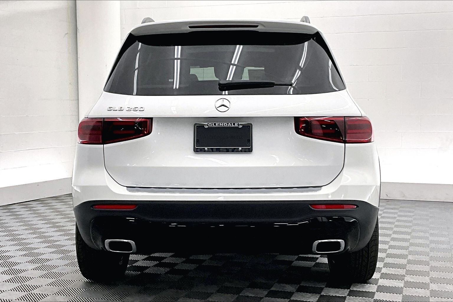 2026 Mercedes Benz GLB 250 photo 3