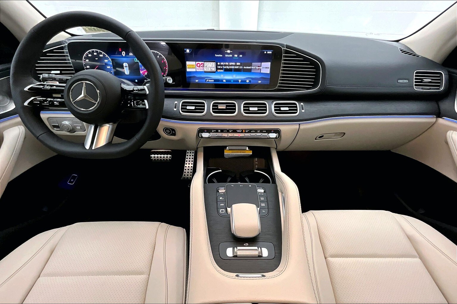 2025 Mercedes Benz GLS 450 4MATIC photo 4