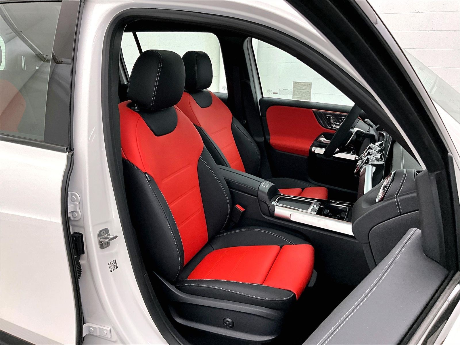 2026 Mercedes-Benz GLB photo 5