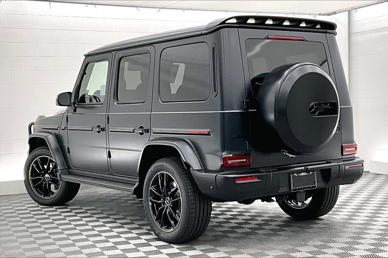 2025 Mercedes Benz G 550 photo 2