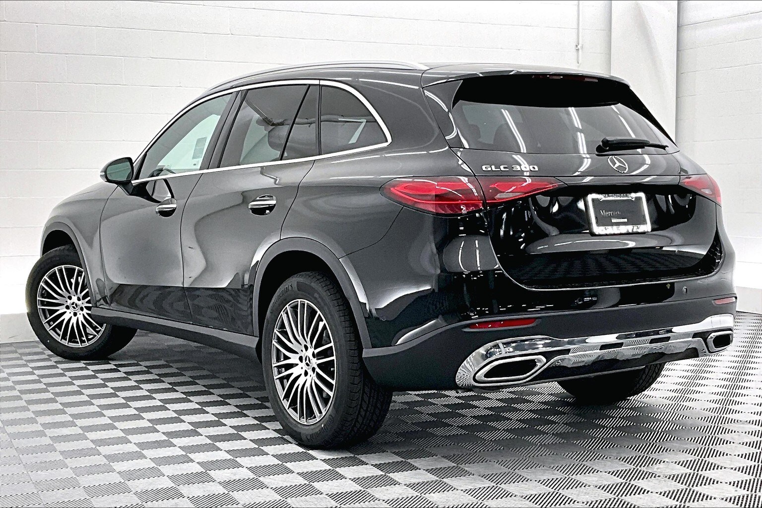 2026 Mercedes Benz GLC 300 photo 2
