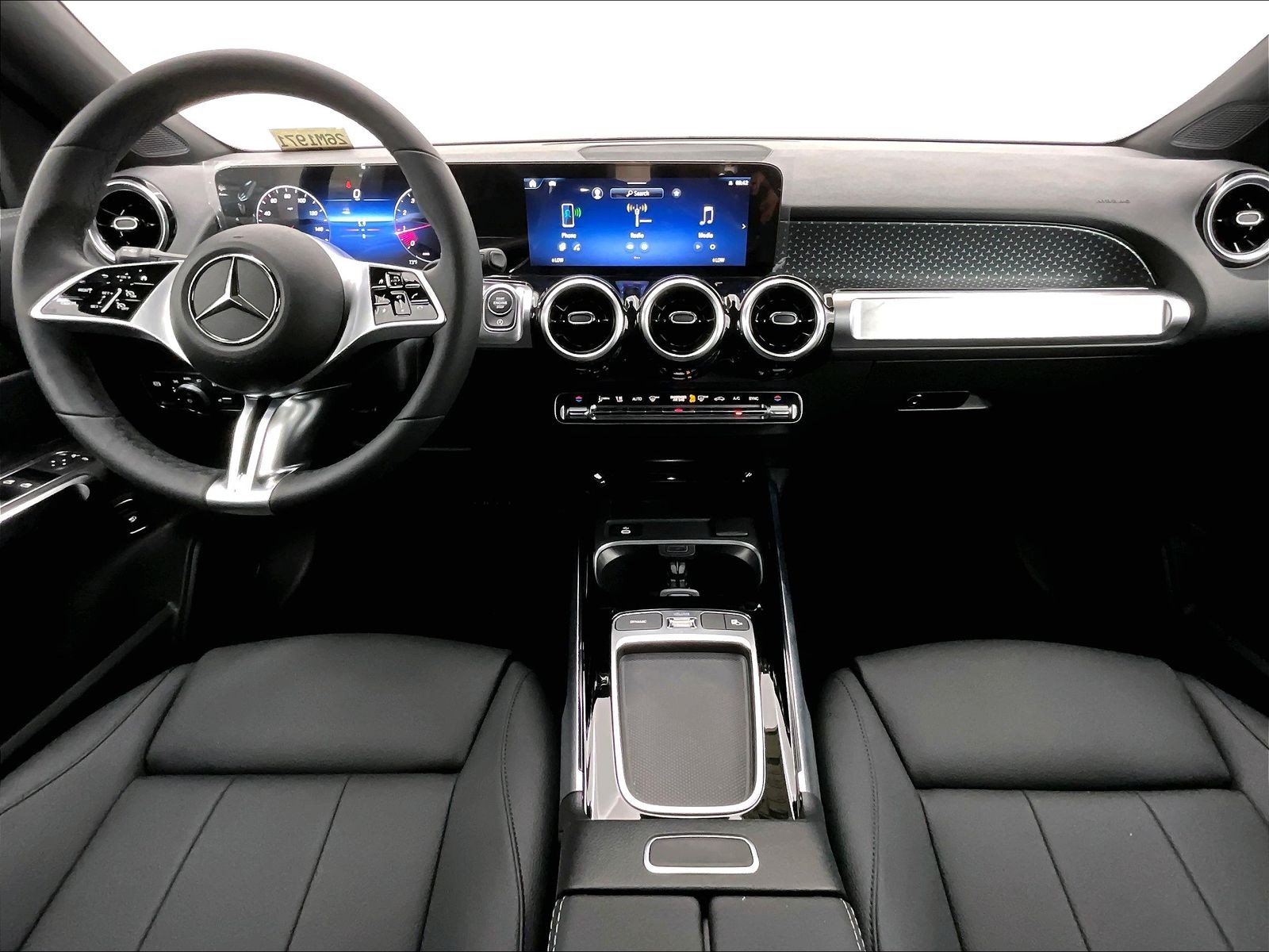 2026 Mercedes-Benz GLB photo 4