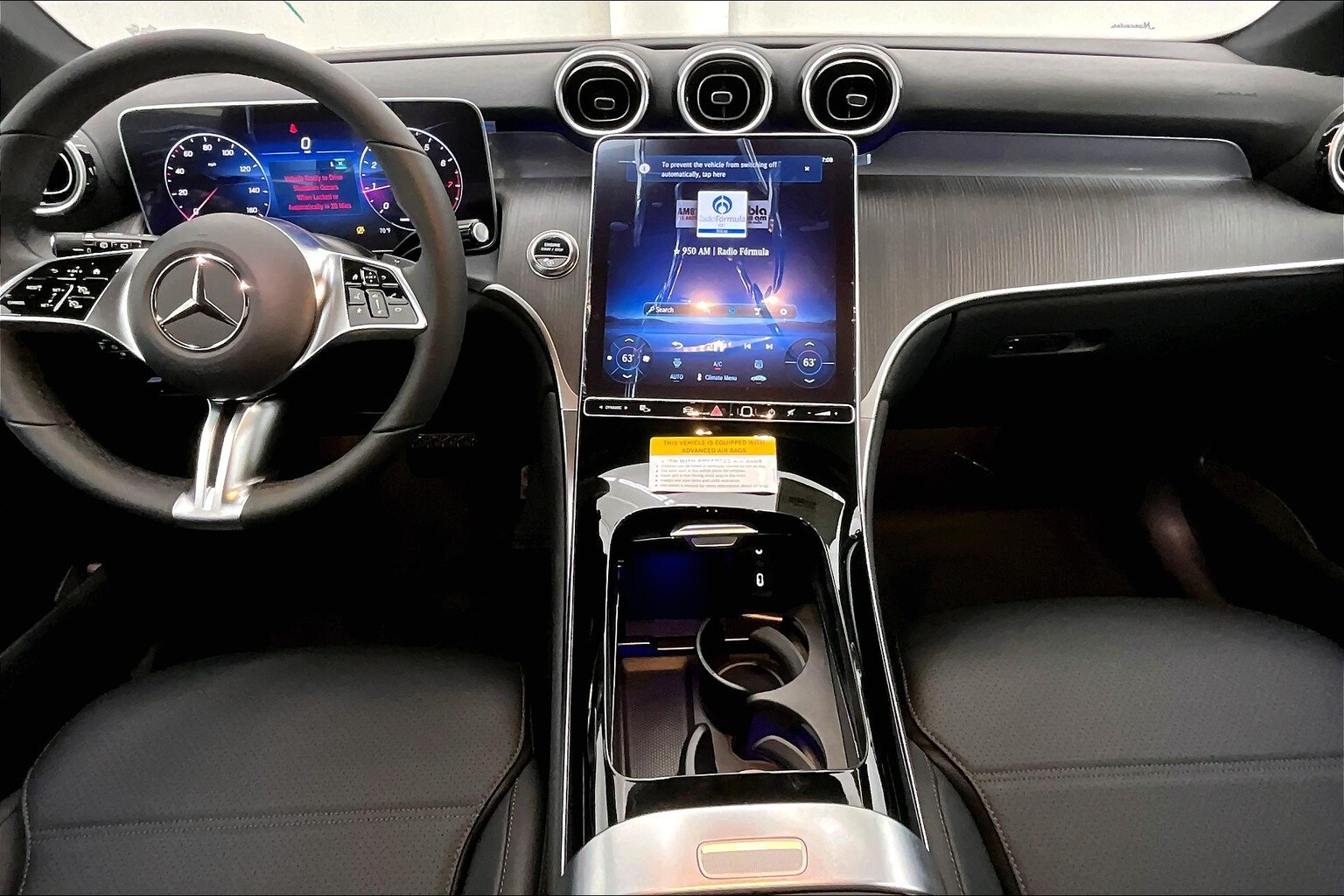 2025 Mercedes Benz GLC 300 photo 4