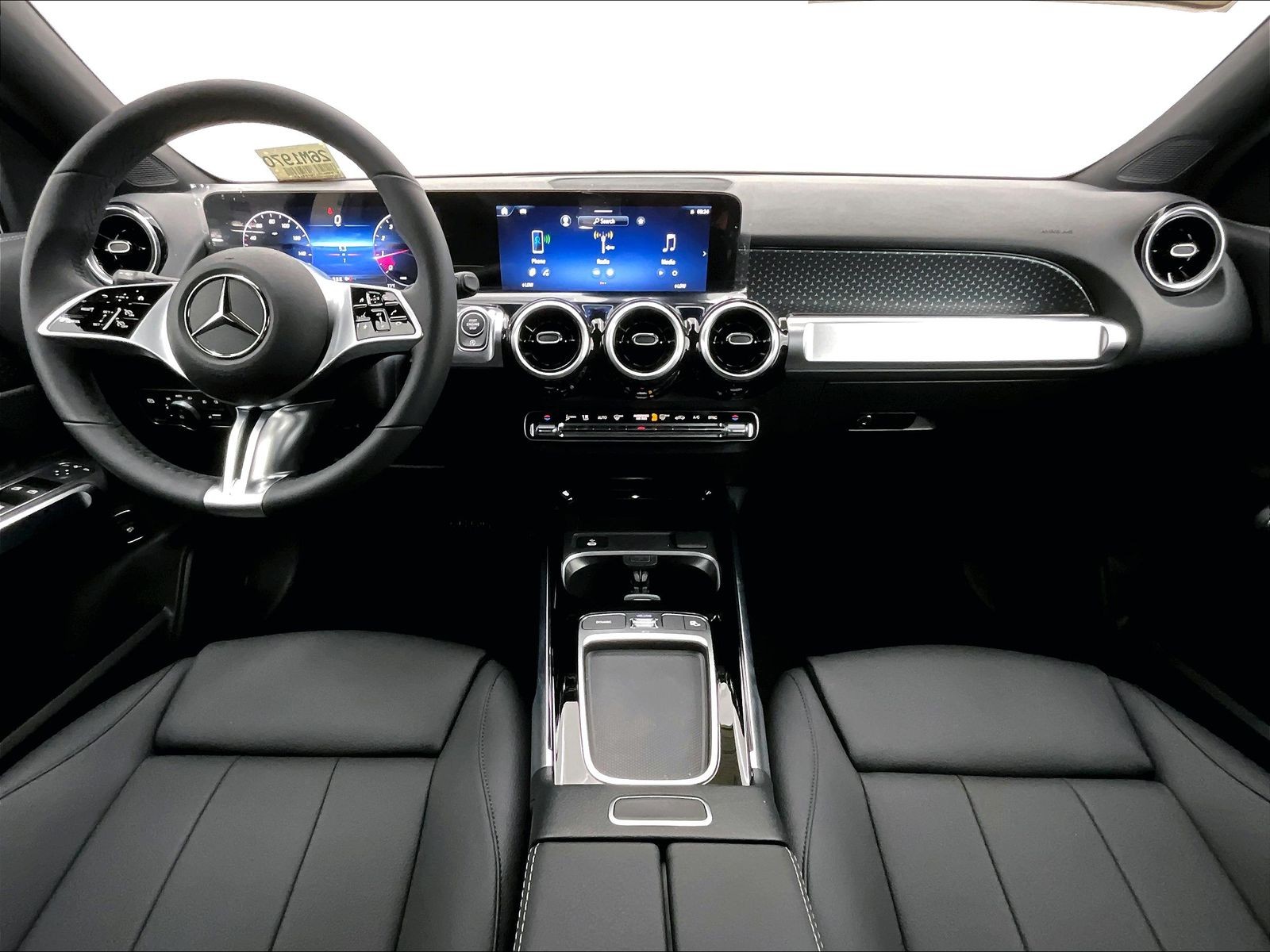 2026 Mercedes-Benz GLB photo 4