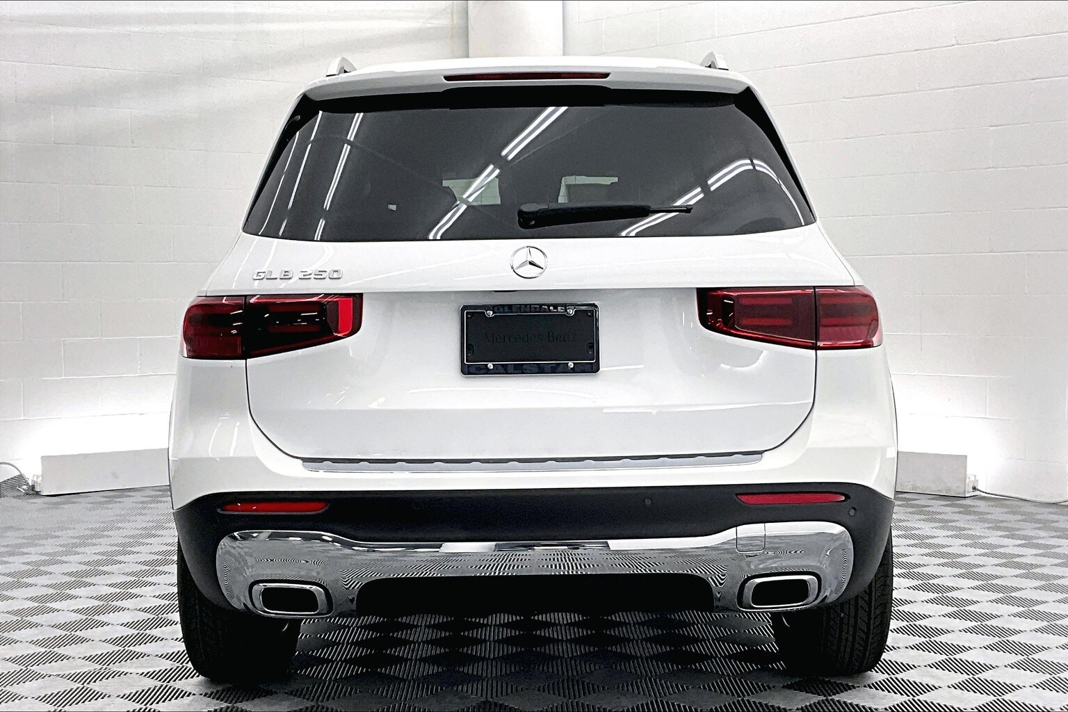 2025 Mercedes Benz GLB 250 photo 3
