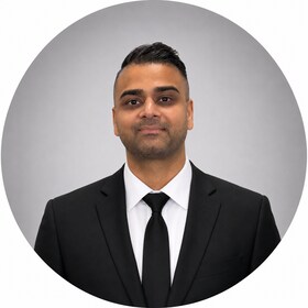 Staff member AJ Arshad  from b6e7694211dc