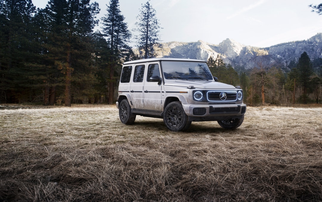 2025-MercedesBenz-GClass-G580e-SUV-L03.jpg