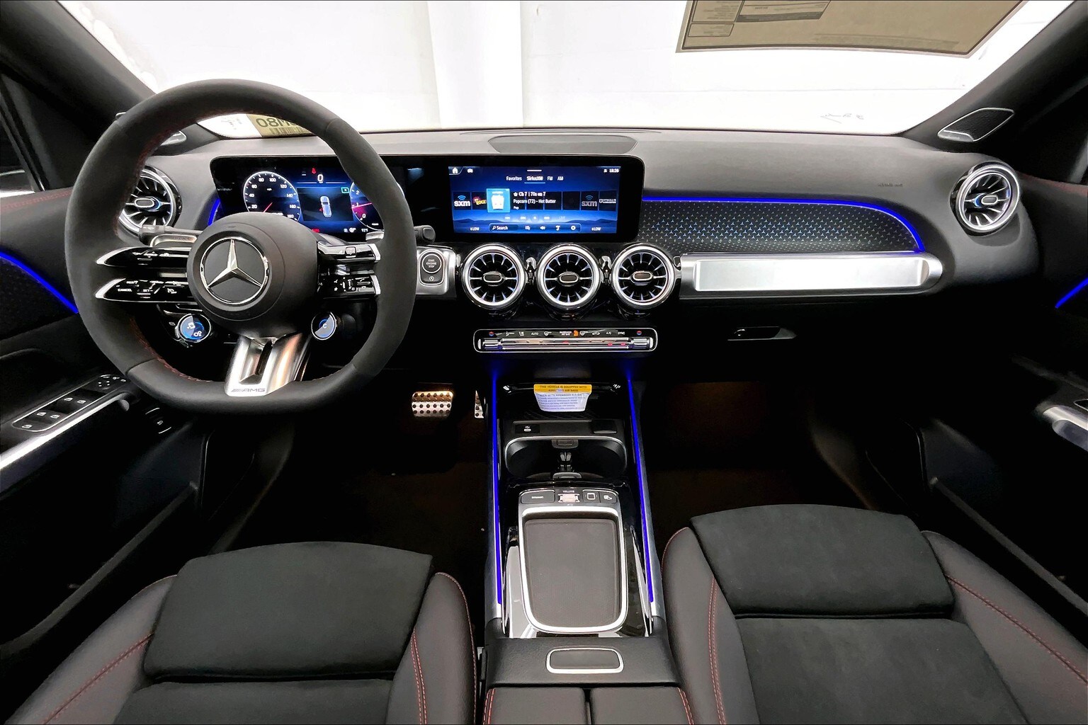 2026 Mercedes Benz GLB AMG 35 4MATIC photo 3