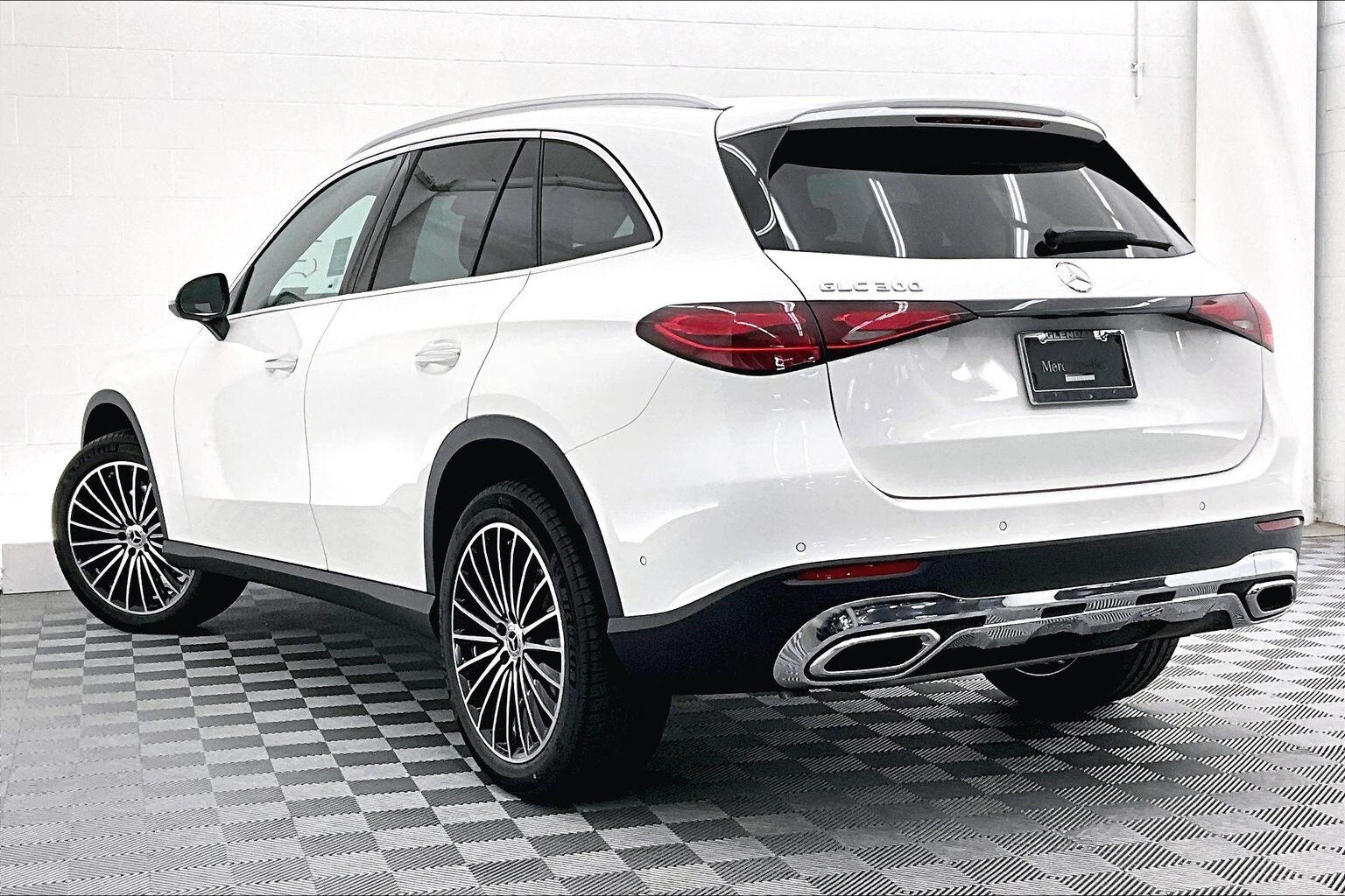 2026 Mercedes Benz GLC 300 photo 2