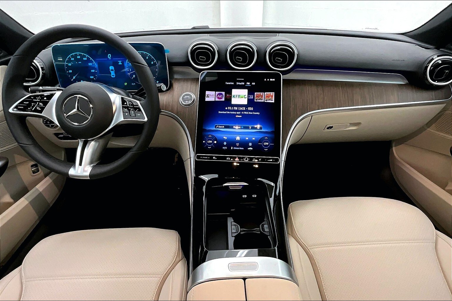 2025 Mercedes Benz C 300 4MATIC photo 4