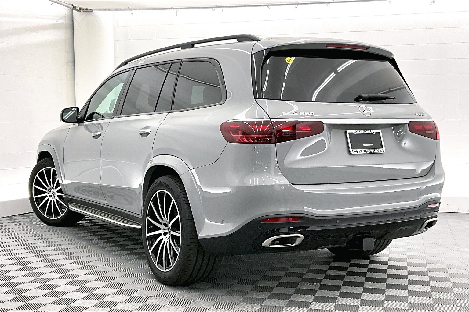 2025 Mercedes Benz GLS 580 4MATIC photo 2