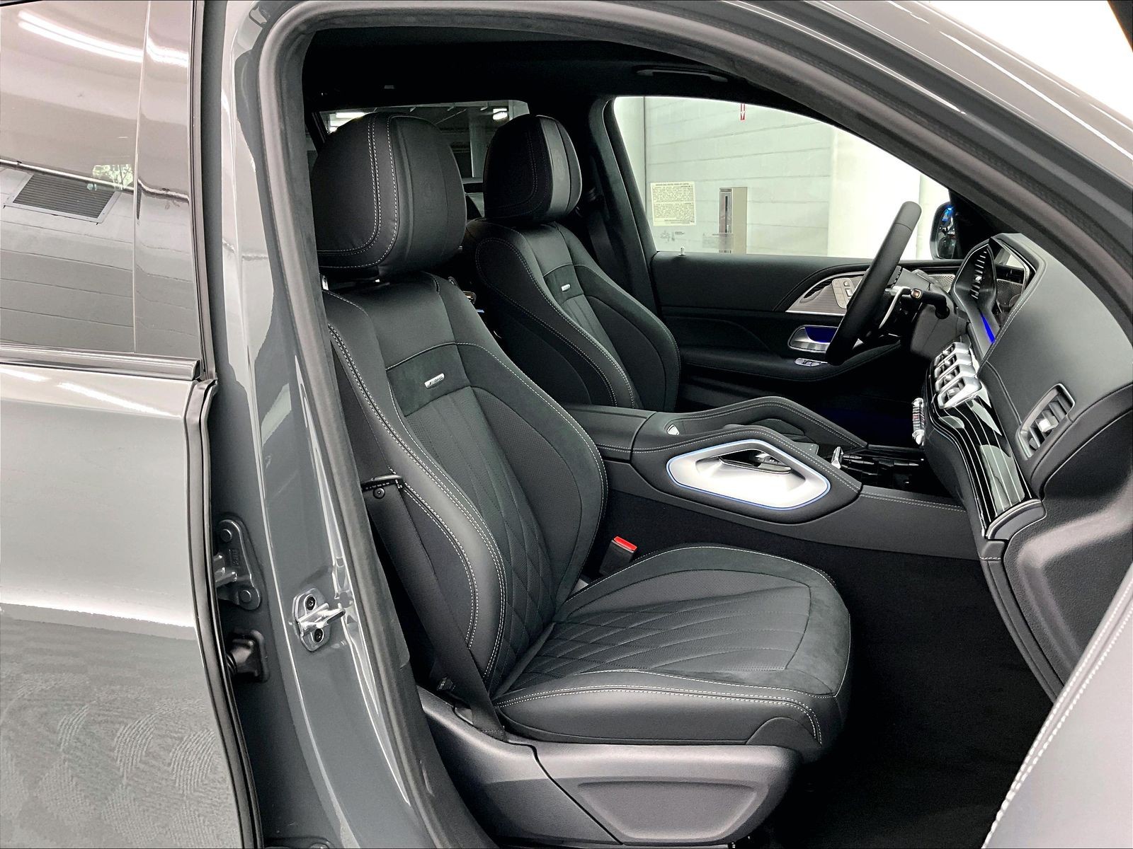 2026 Mercedes-Benz GLS photo 5