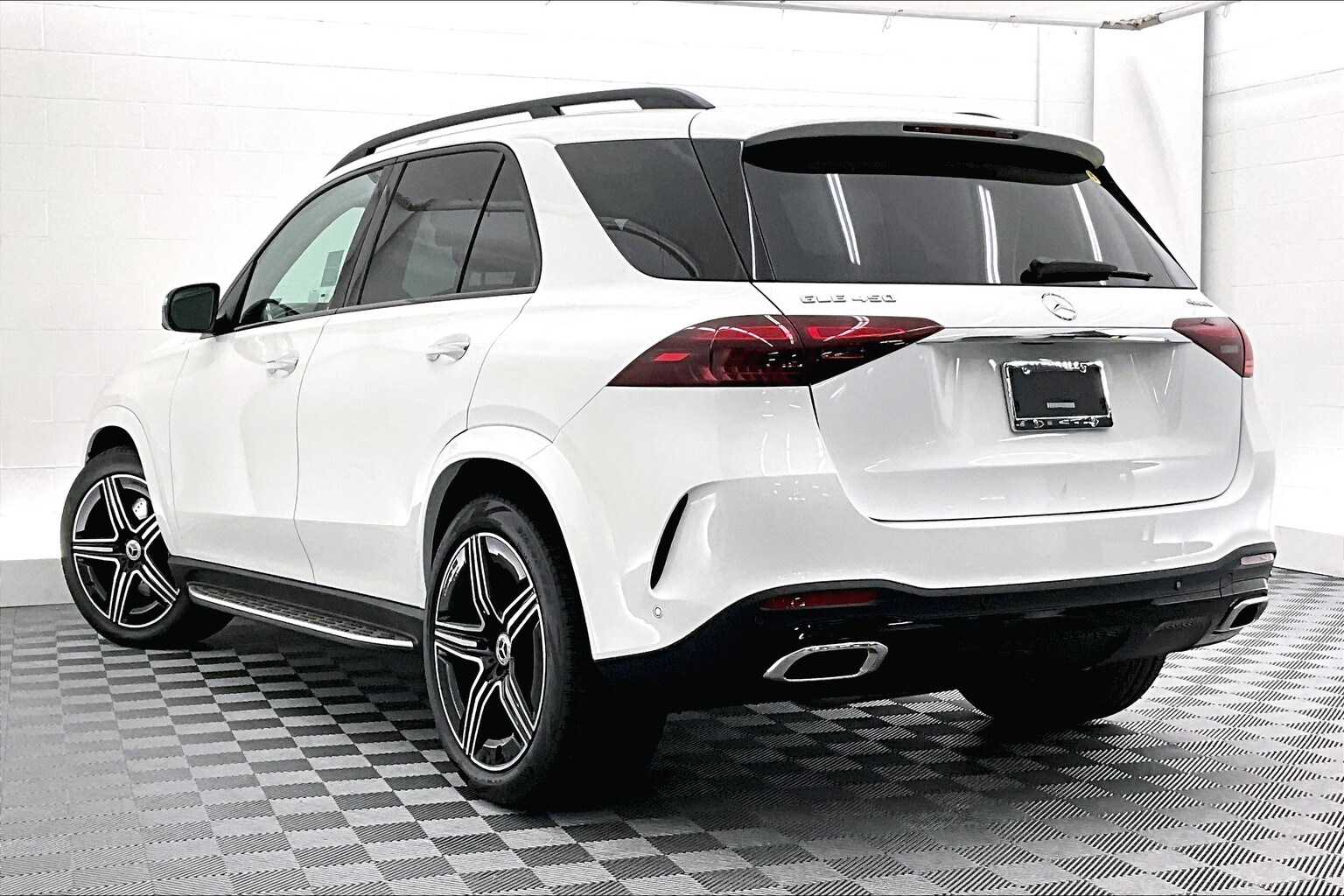 2026 Mercedes Benz GLE 450 4MATIC photo 2