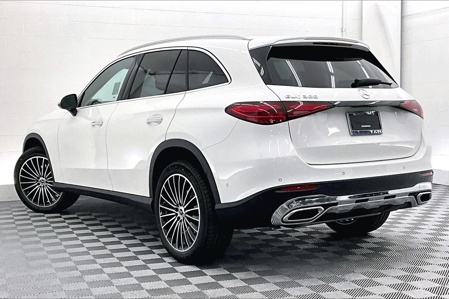 2026 Mercedes Benz GLC 300 photo 2