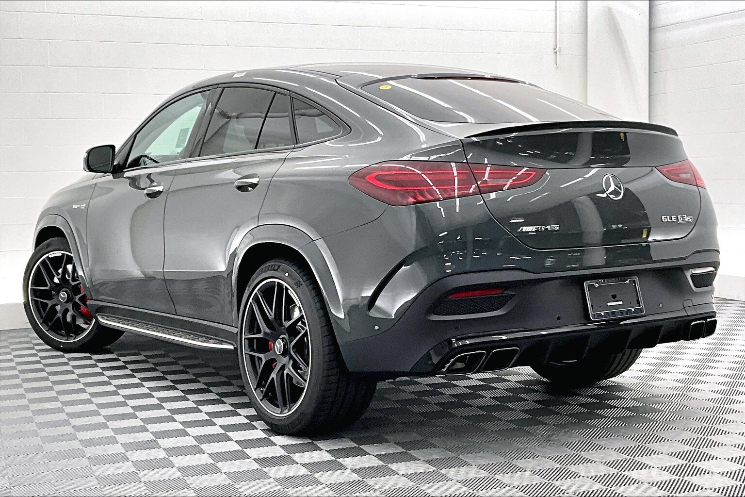 2026 Mercedes Benz GLE AMG 63 S photo 2