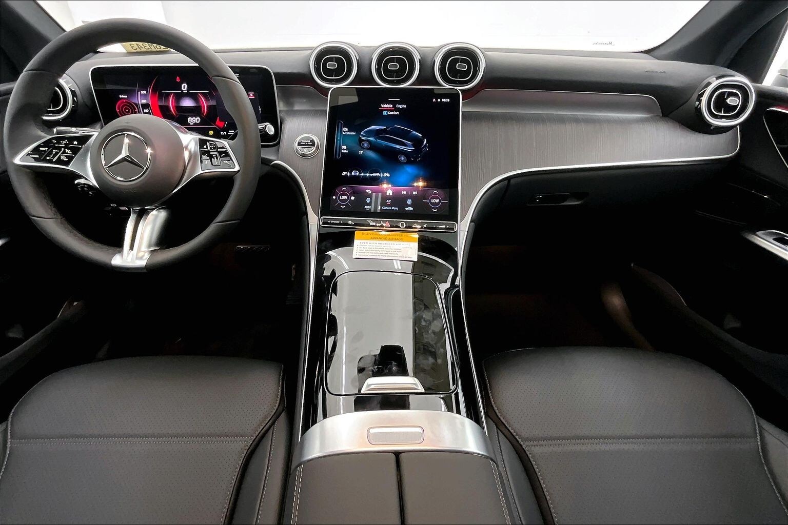 2026 Mercedes Benz GLC 300 photo 4