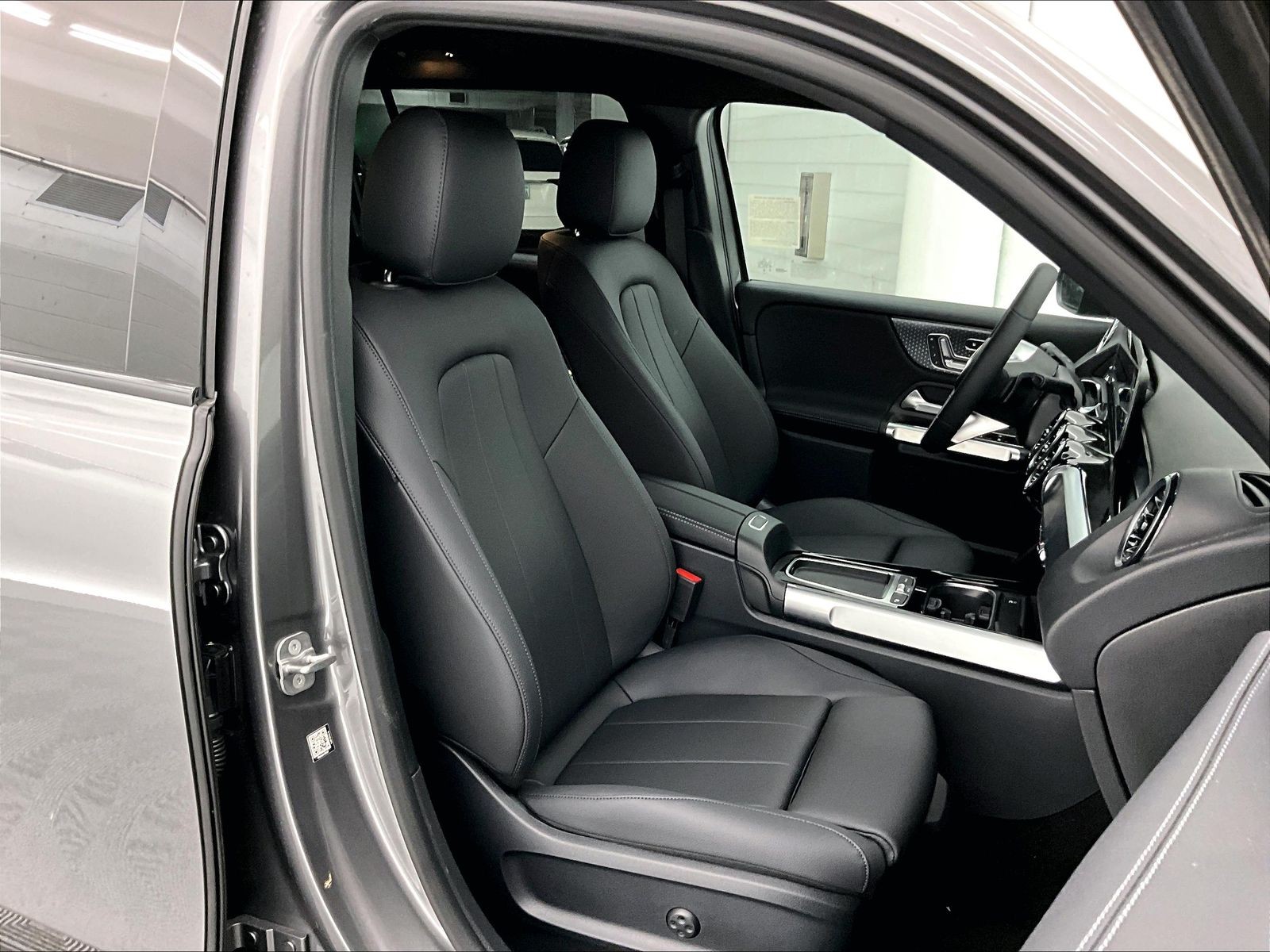 2026 Mercedes-Benz GLB photo 5