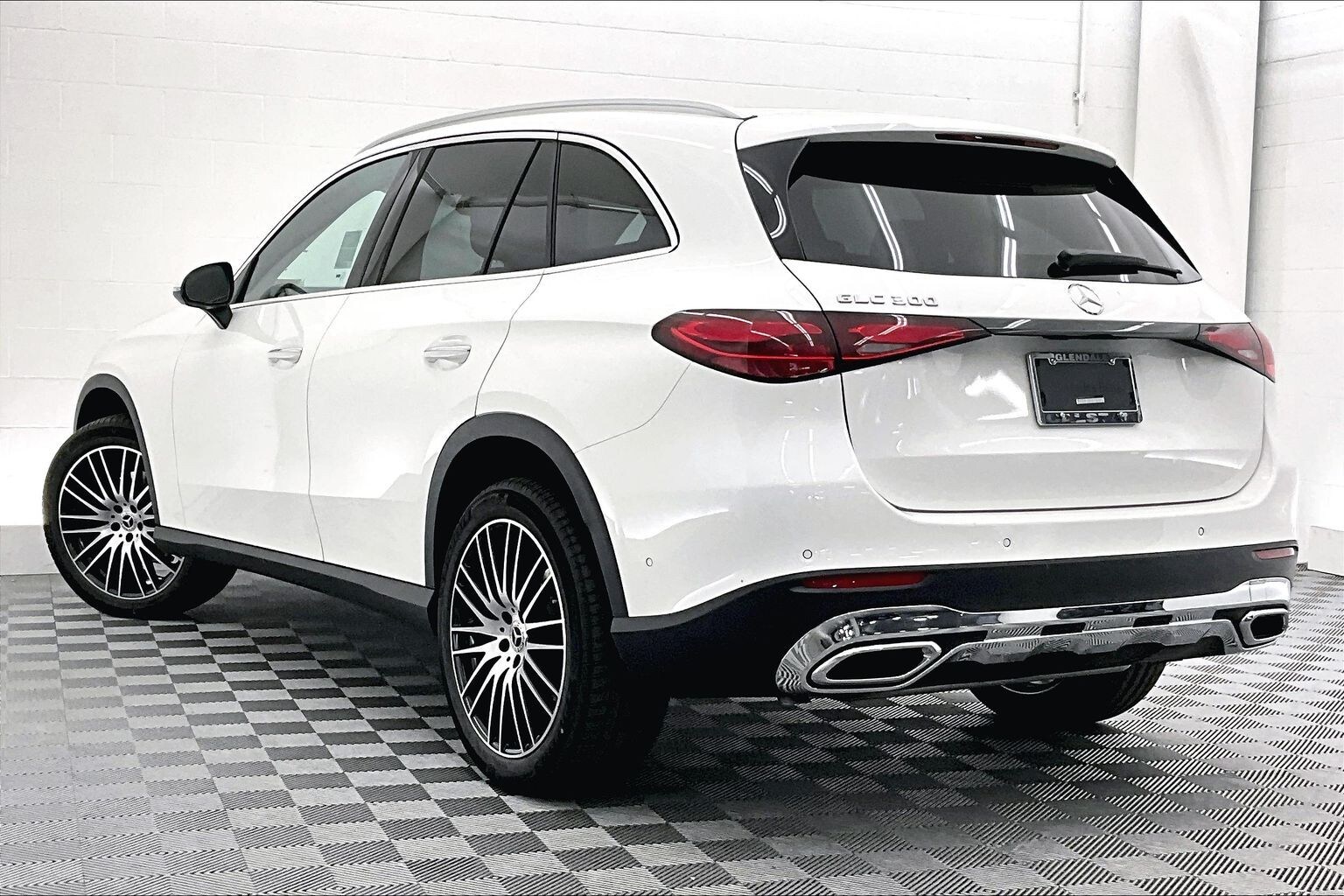 2026 Mercedes Benz GLC 300 photo 2