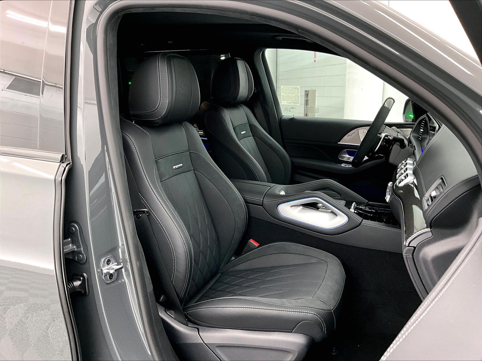 2026 Mercedes-Benz GLS photo 5