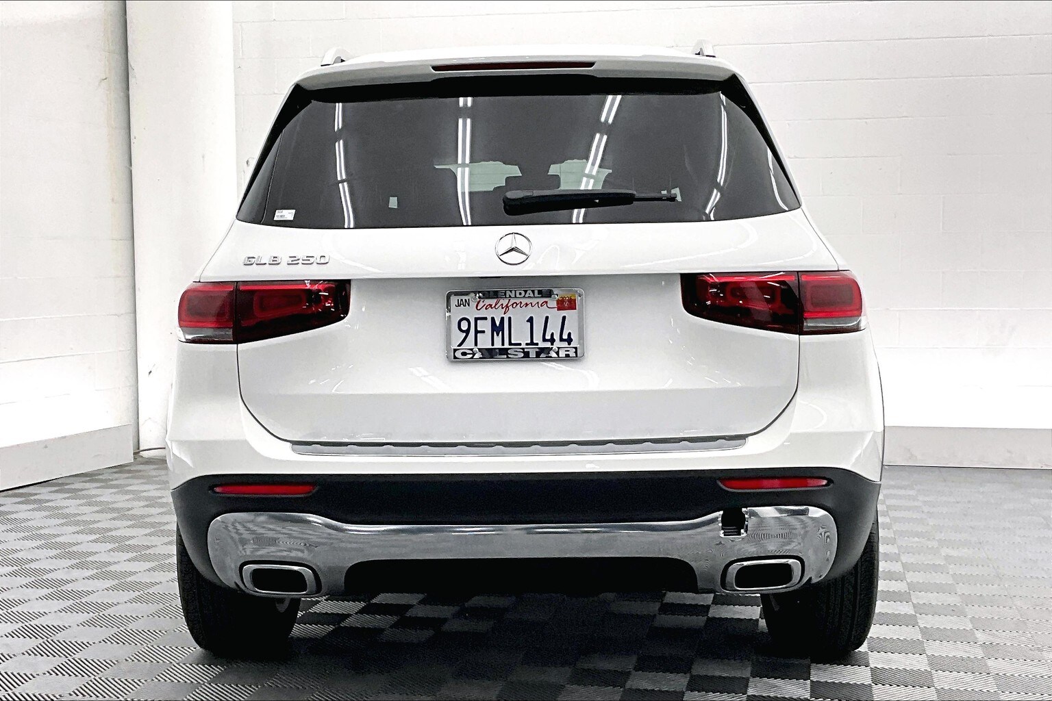 2023 Mercedes Benz GLB 250 photo 3