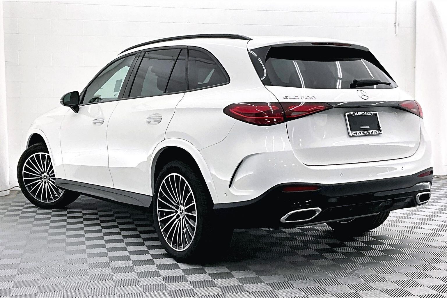 2026 Mercedes Benz GLC 300 photo 2