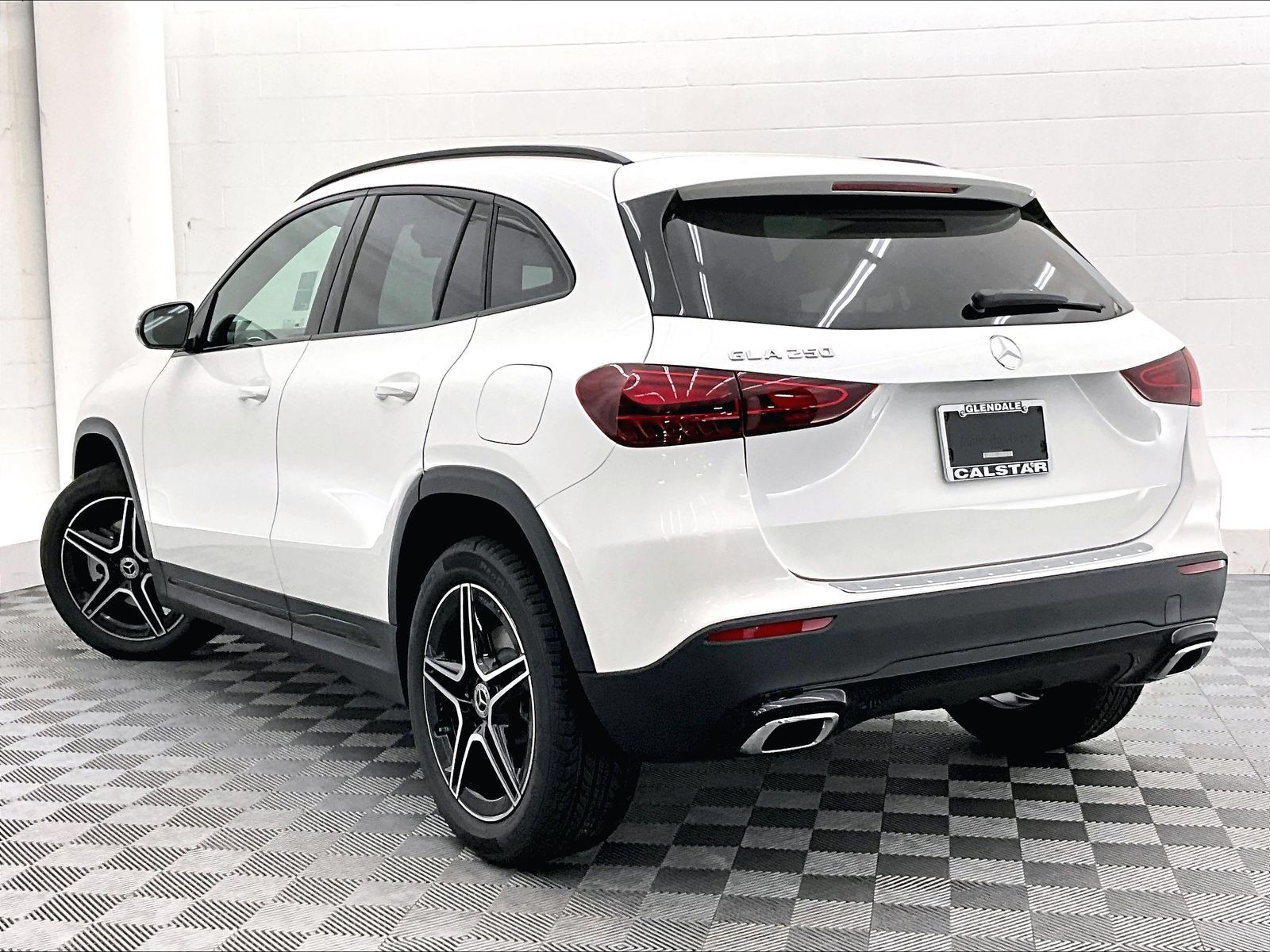 2026 Mercedes-Benz GLA photo 2