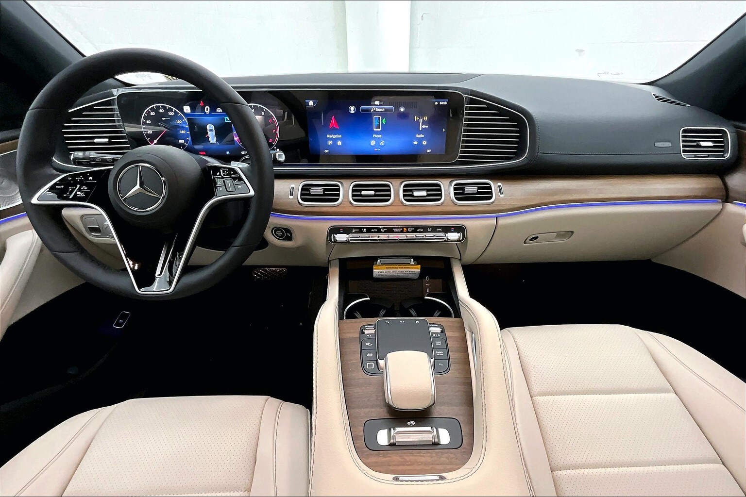 2025 Mercedes Benz GLS 450 4MATIC photo 4