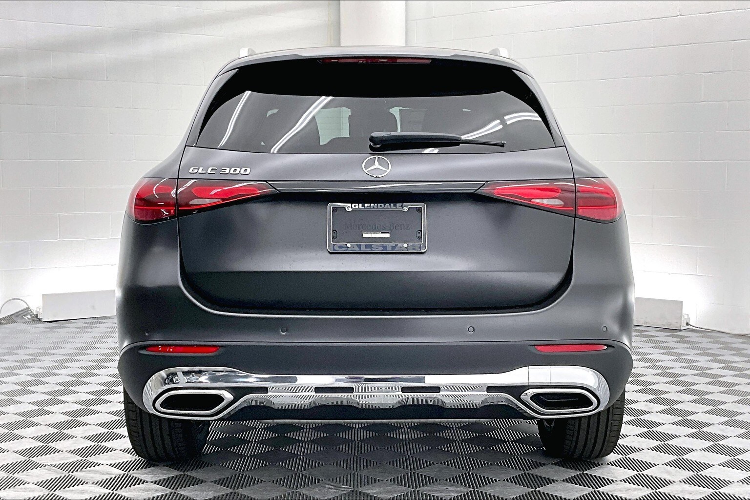 2025 Mercedes Benz GLC 300 photo 3