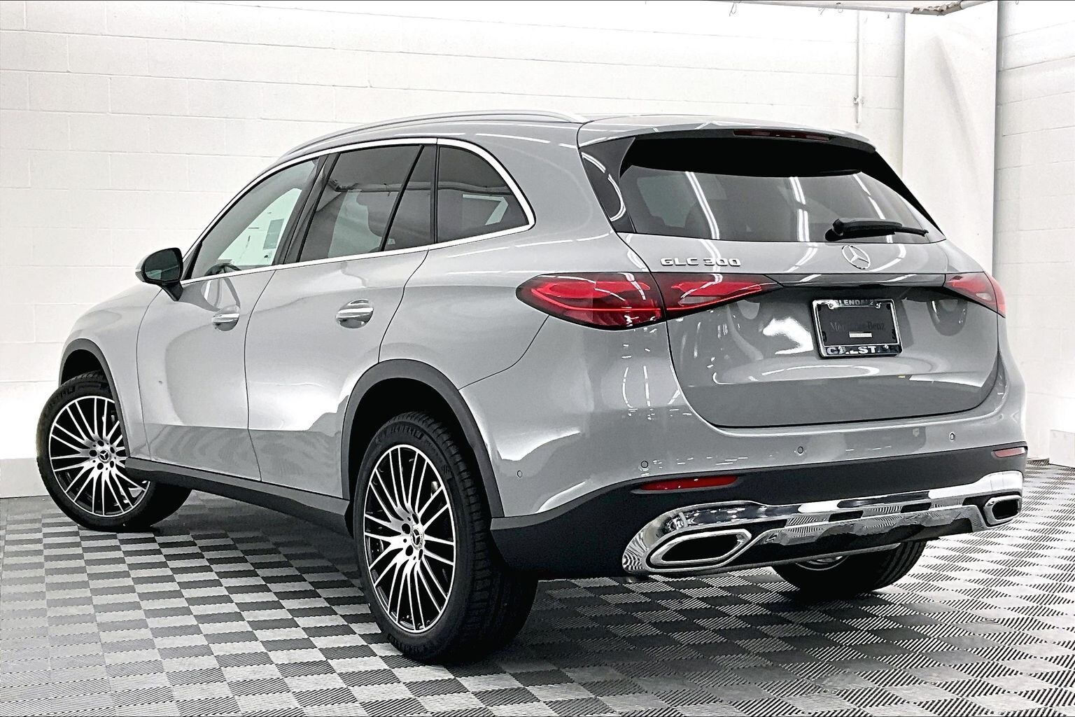 2026 Mercedes Benz GLC 300 photo 2
