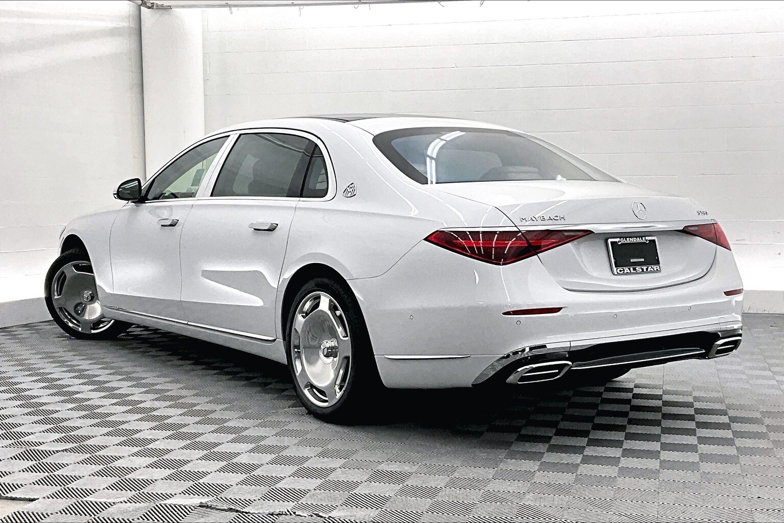 2025 Mercedes Benz S Maybach 580 photo 2