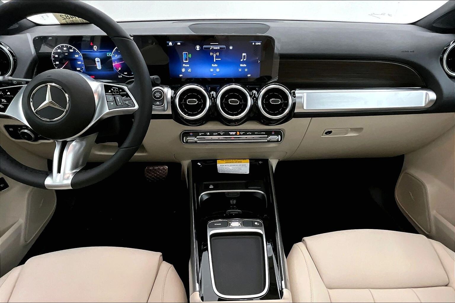 2026 Mercedes Benz GLB 250 photo 4